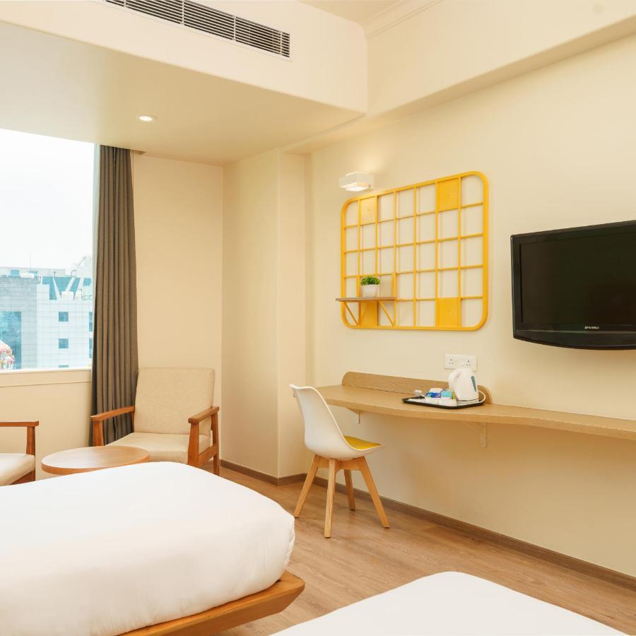 Bloom Hotel - Sector 62 Noida Eksteriør bilde
